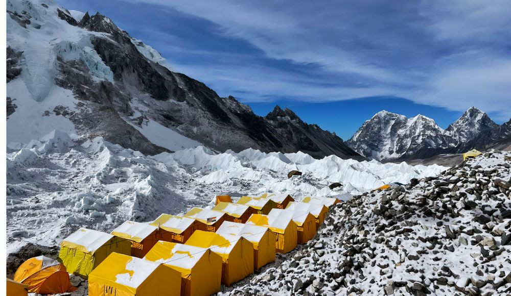 Everest expedition in nepal