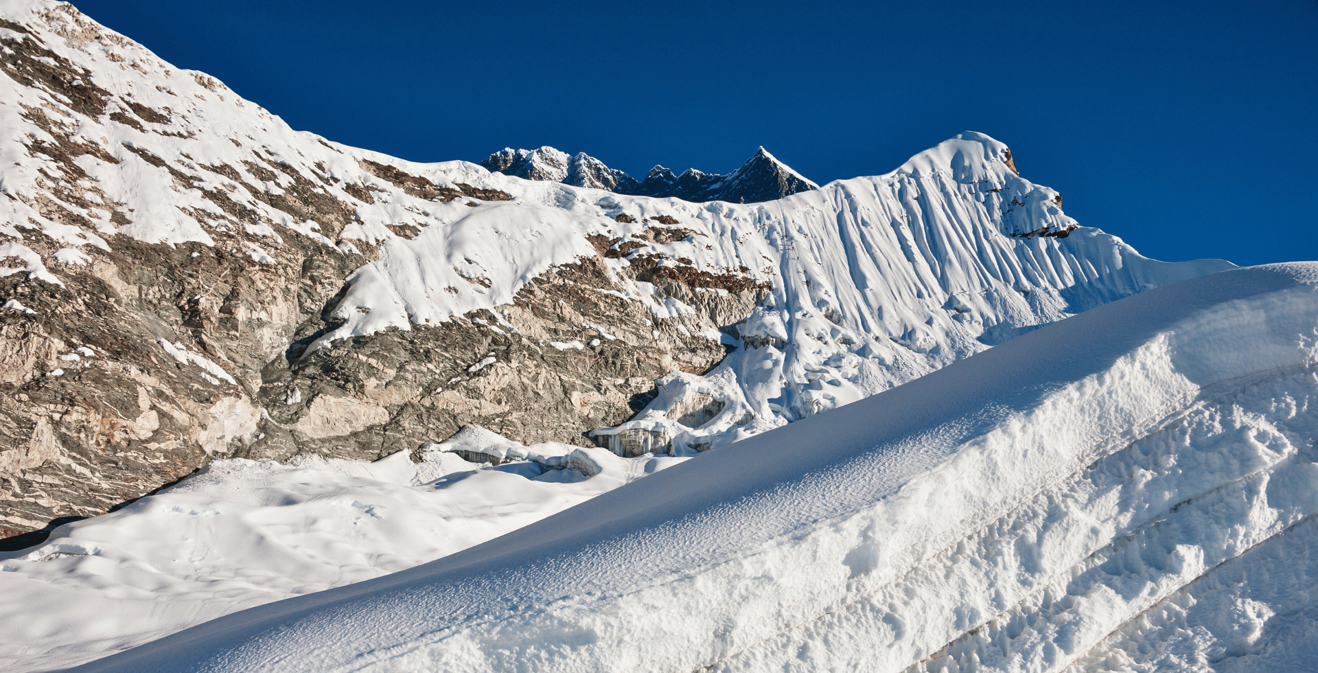 top five peaks for beginner climbers in nepal