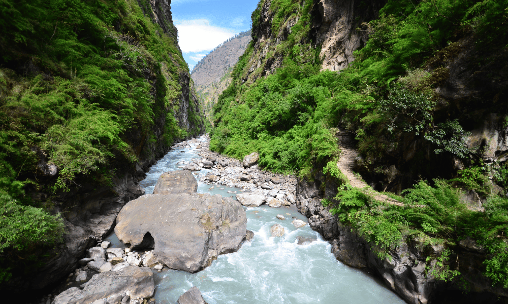 manaslu in spring