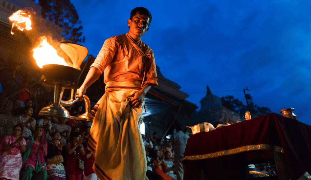 Priest performing Sandhya Aarti in Pashupatinath Temple
